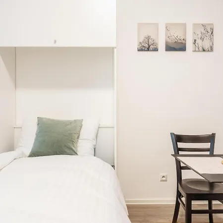 Self Check-in By Amber Апартаменты Братислава