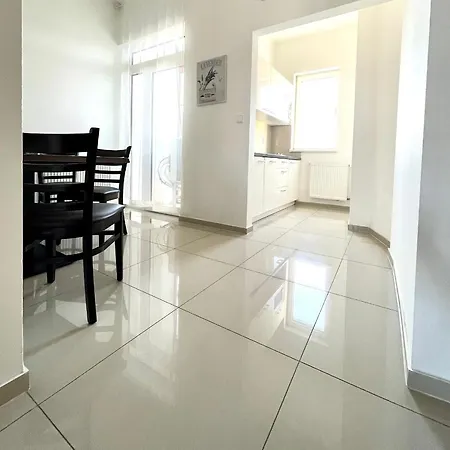 Self Check-in By Amber Братислава