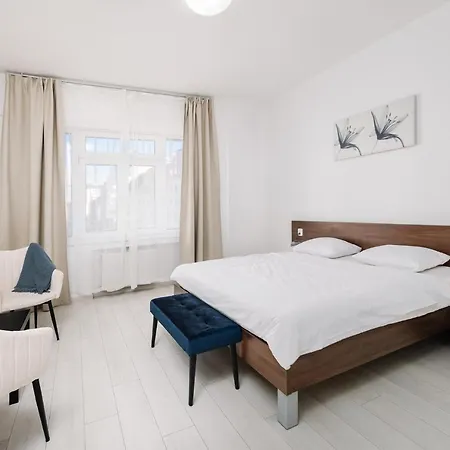 Self Check-in By Amber Братислава